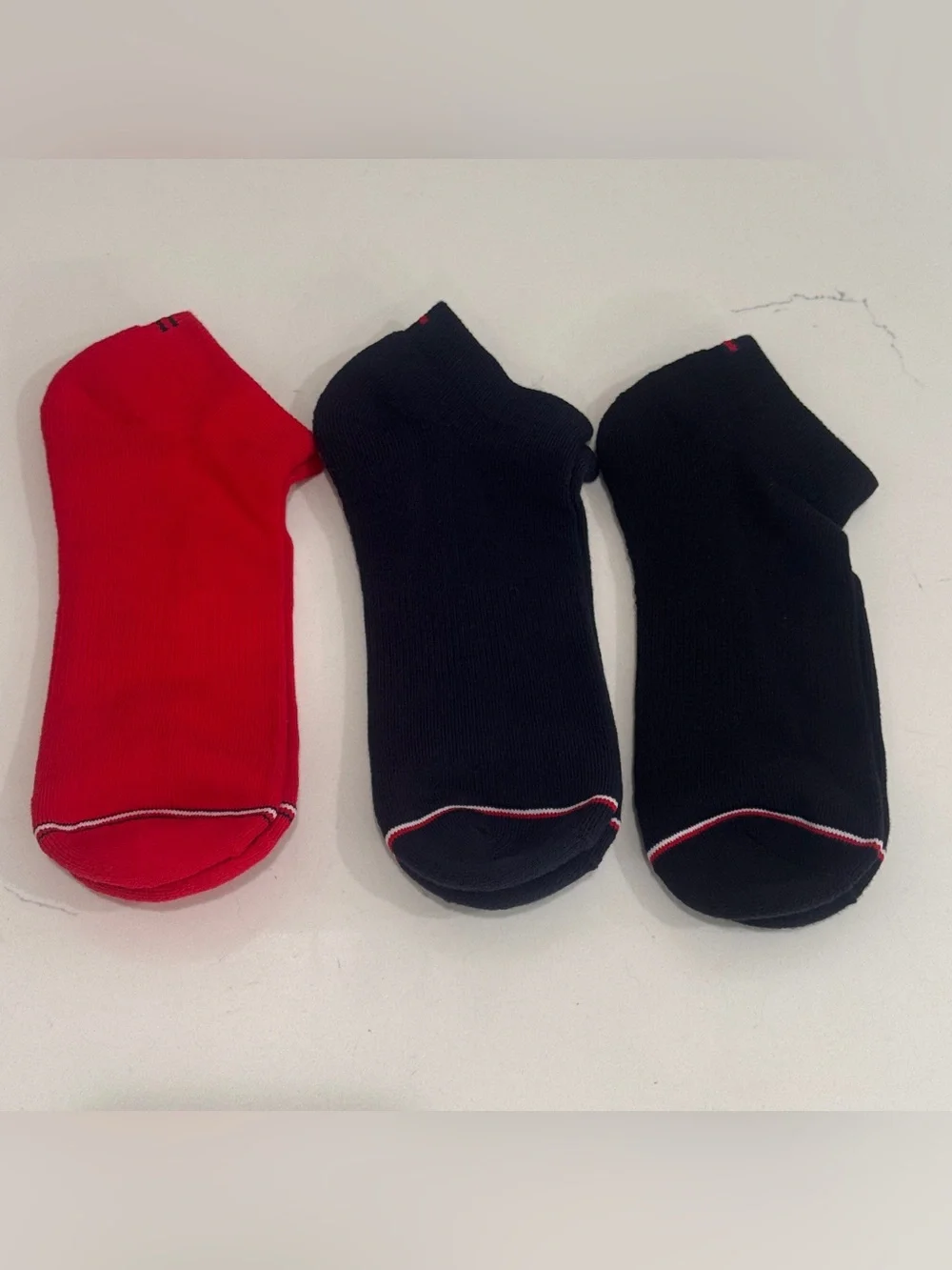 Tommy Hilfiger Men's 3-Pack No Show Socks NWOT Red Navy Black